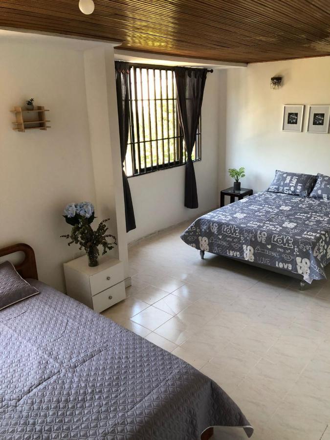 Habitaciones Independientes Cerca Al Aeropuerto 1 Cartagena Bagian luar foto