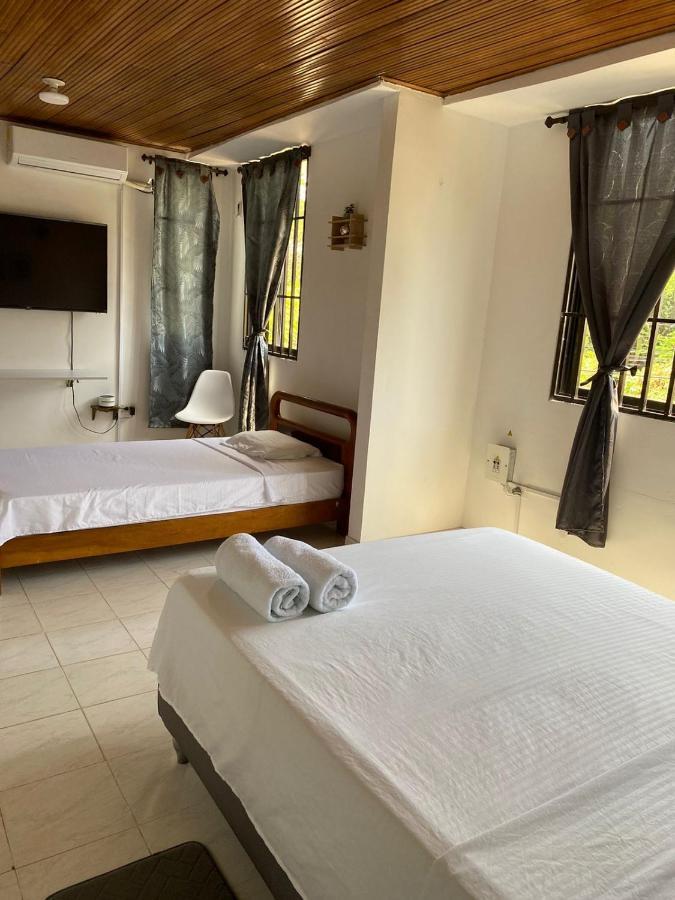 Habitaciones Independientes Cerca Al Aeropuerto 1 Cartagena Bagian luar foto